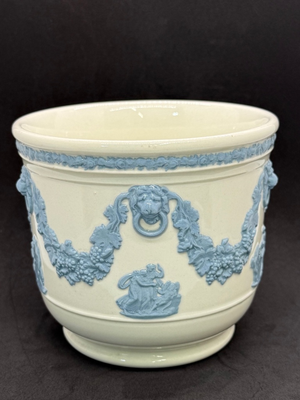 Wedgwood Barlaston Vtg Queen's Ware Planter Cache Pot Jardiniere Blue on Cream